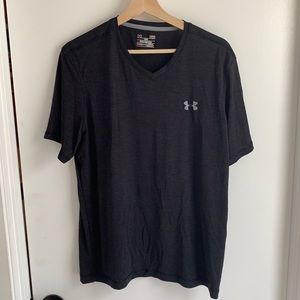 Under Armour men’s V neck Tshirt (size L)